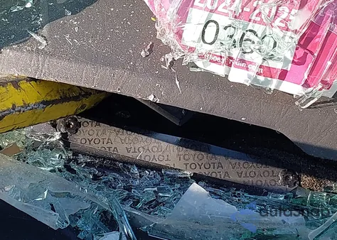 2006 Toyota Highlander V6 z USA, uszkodzony, nr VIN JTEGP21A160111576